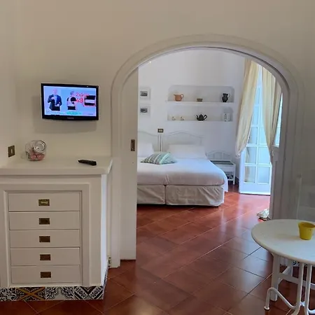 Casa Nenna, Centro Di Forio